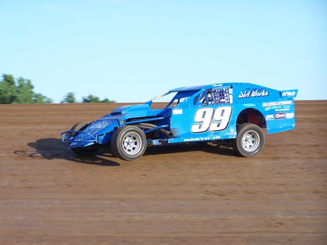 Rookie driver Tim North Jr. of Olathe will look to continue his quest towards the USRA Modified Rookie of the Year award this weekend at Thunderhill Speedway. (Midwestdirt.com Photo)